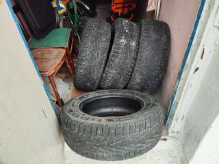   / Nokian Tyres Hakkapeliitta 7 SUV 215/65 R16 102T 