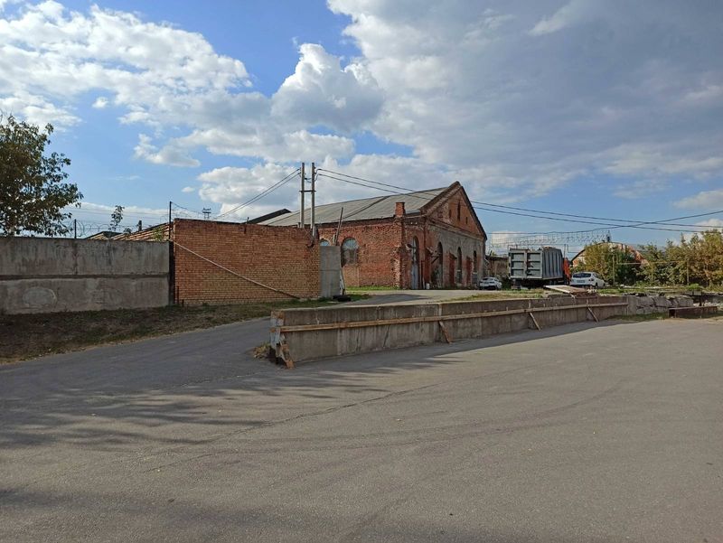 Продам нежилое здание производственного назначения с участком земли