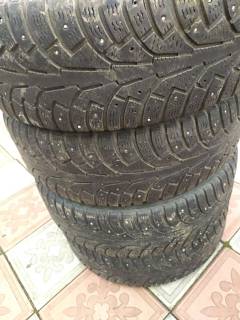  4 nokian 205/60/16  