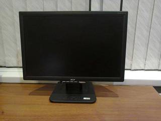   Acer AL1916W, 19  