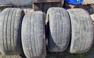  4    Touareg Bridgestone dueler hp sport 265/50 R19 