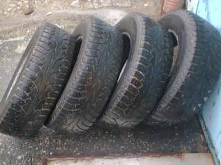    Nokian 215/70 R16 