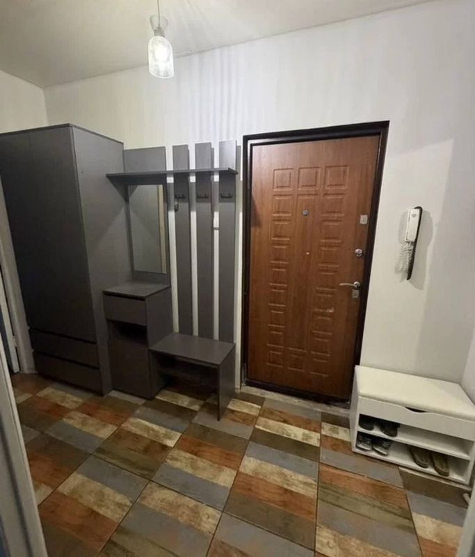 Сдаю 1-комн. кв. на ул. Антонова,31