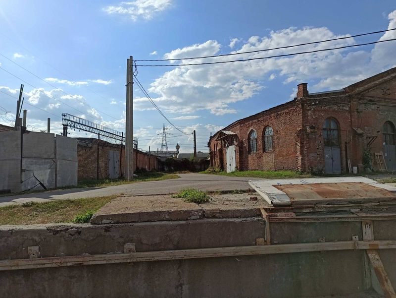 Продам нежилое здание с участком земли по ул. Северная