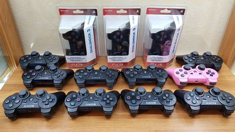 Продаю оригинальные беспроводные джойстики Dualshock 3 для Sony PS 3