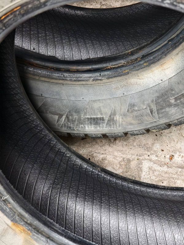 ������ �/� ���� 185/70. r14 Pirelli Ice Zero