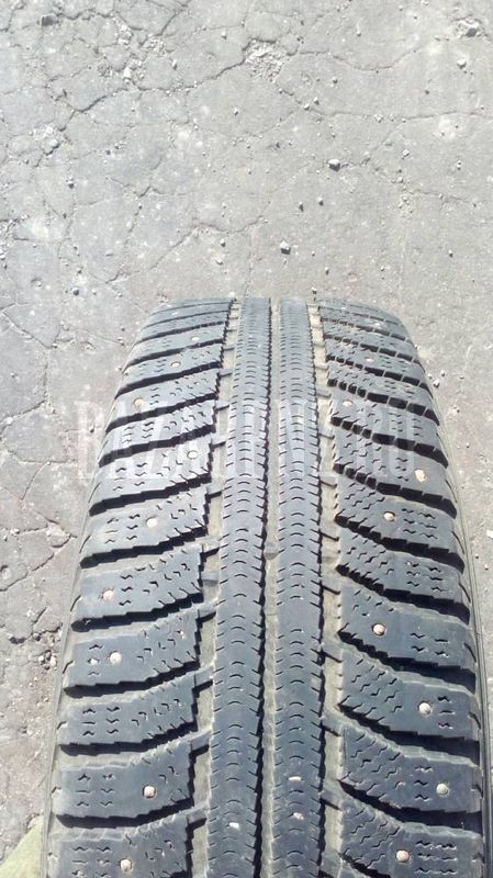 Продам 2 зимних шины амтел 205 65 15