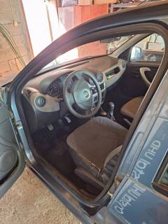 ������ Renault Sandero